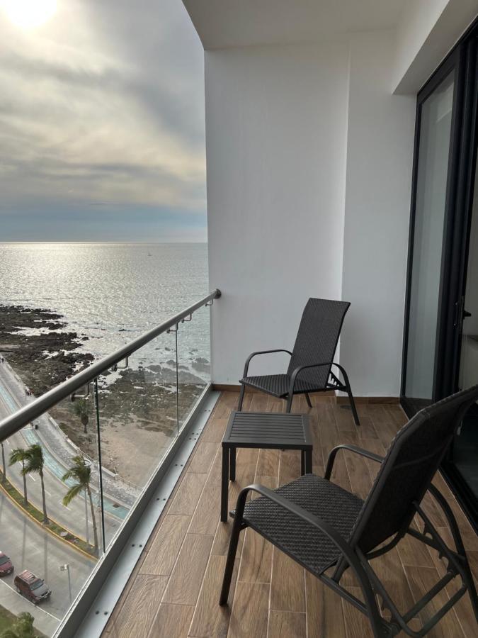 Malecón Vista al mar Alberca Infinity Jacuzzi Gym Mazatlán Exterior foto