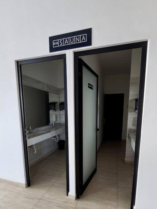 Malecón Vista al mar Alberca Infinity Jacuzzi Gym Mazatlán Exterior foto