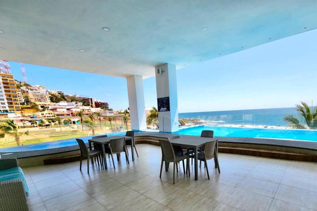 Malecón Vista al mar Alberca Infinity Jacuzzi Gym Mazatlán Exterior foto